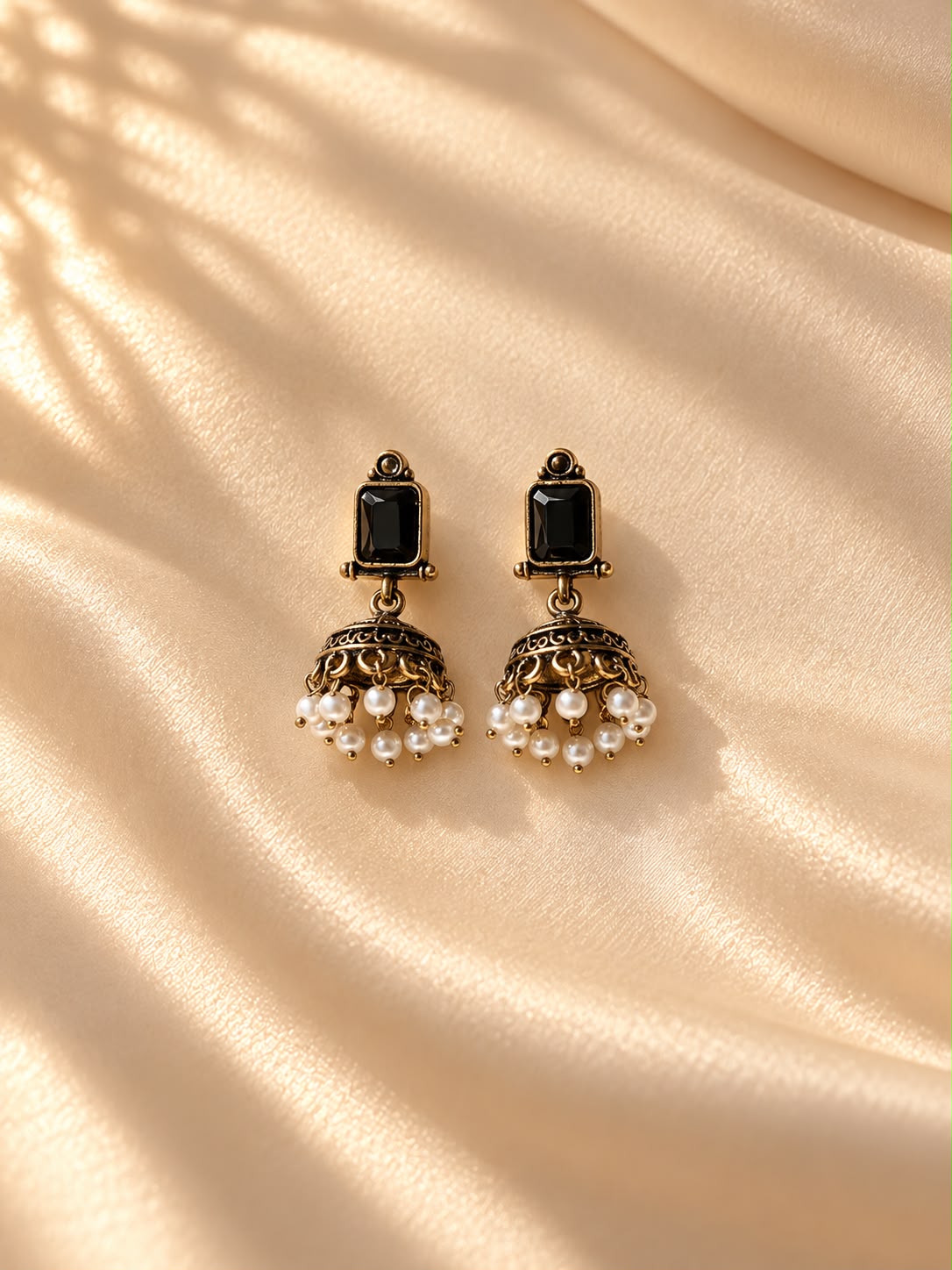 Noir Pearl Jhumka